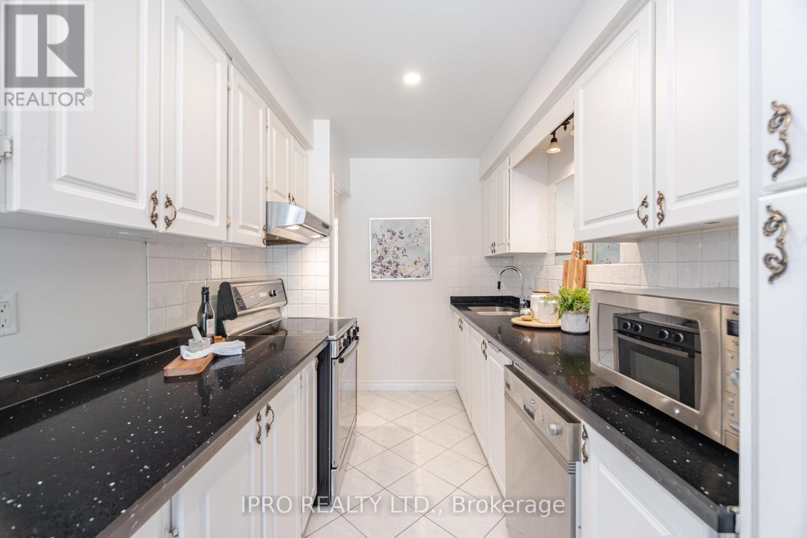 734 Briar Crescent, Milton, Ontario  L9T 3Z8 - Photo 14 - W12203237