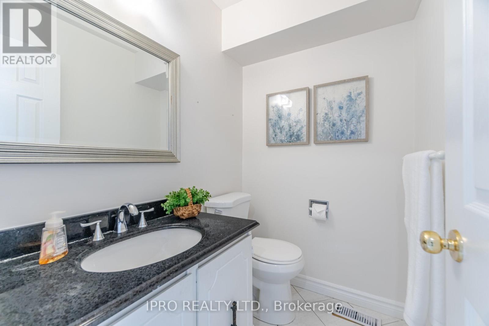 734 Briar Crescent, Milton, Ontario  L9T 3Z8 - Photo 17 - W12203237