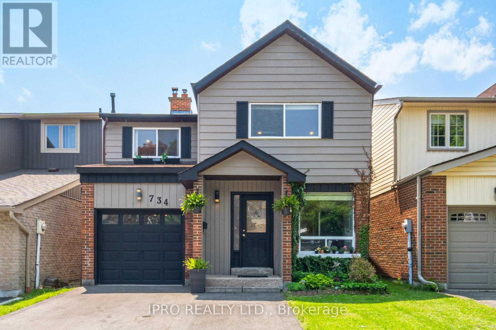 734 Briar Crescent, Milton, Ontario  L9T 3Z8 - Photo 2 - W12203237