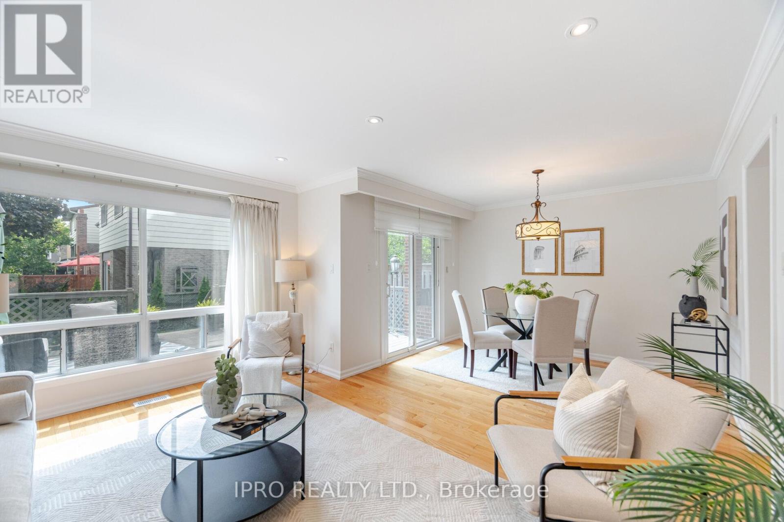 734 Briar Crescent, Milton, Ontario  L9T 3Z8 - Photo 9 - W12203237