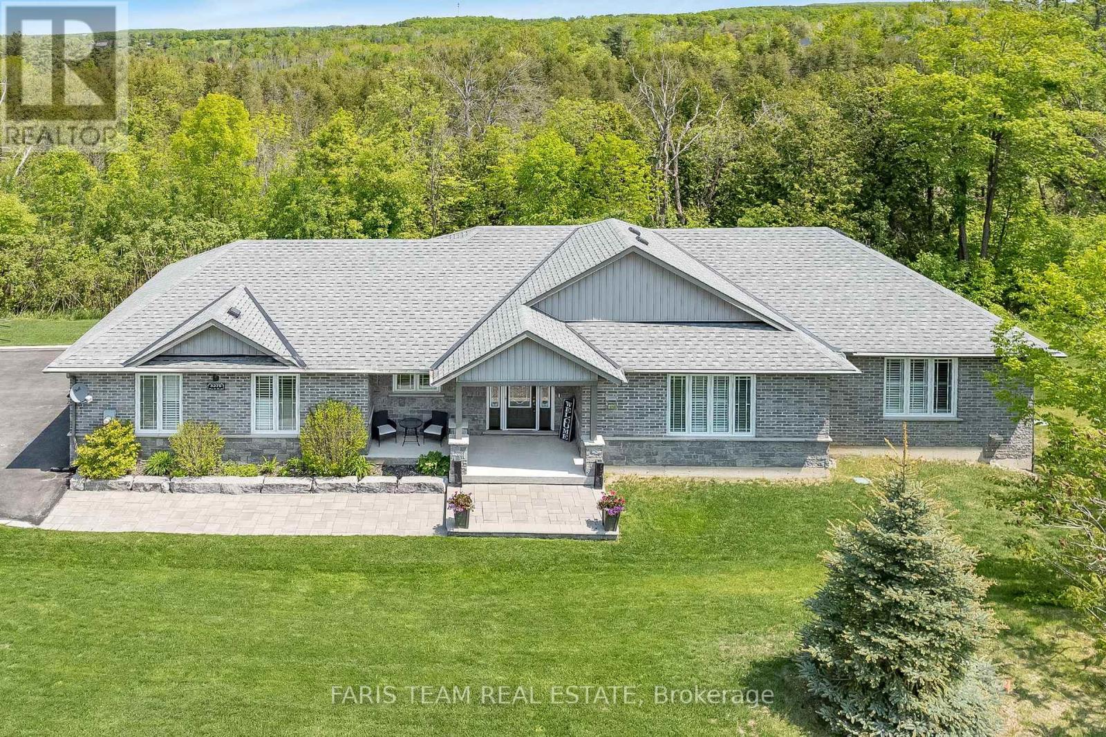 3375 Line 6 N, Oro-Medonte, Ontario  L0K 1E0 - Photo 1 - S12163600