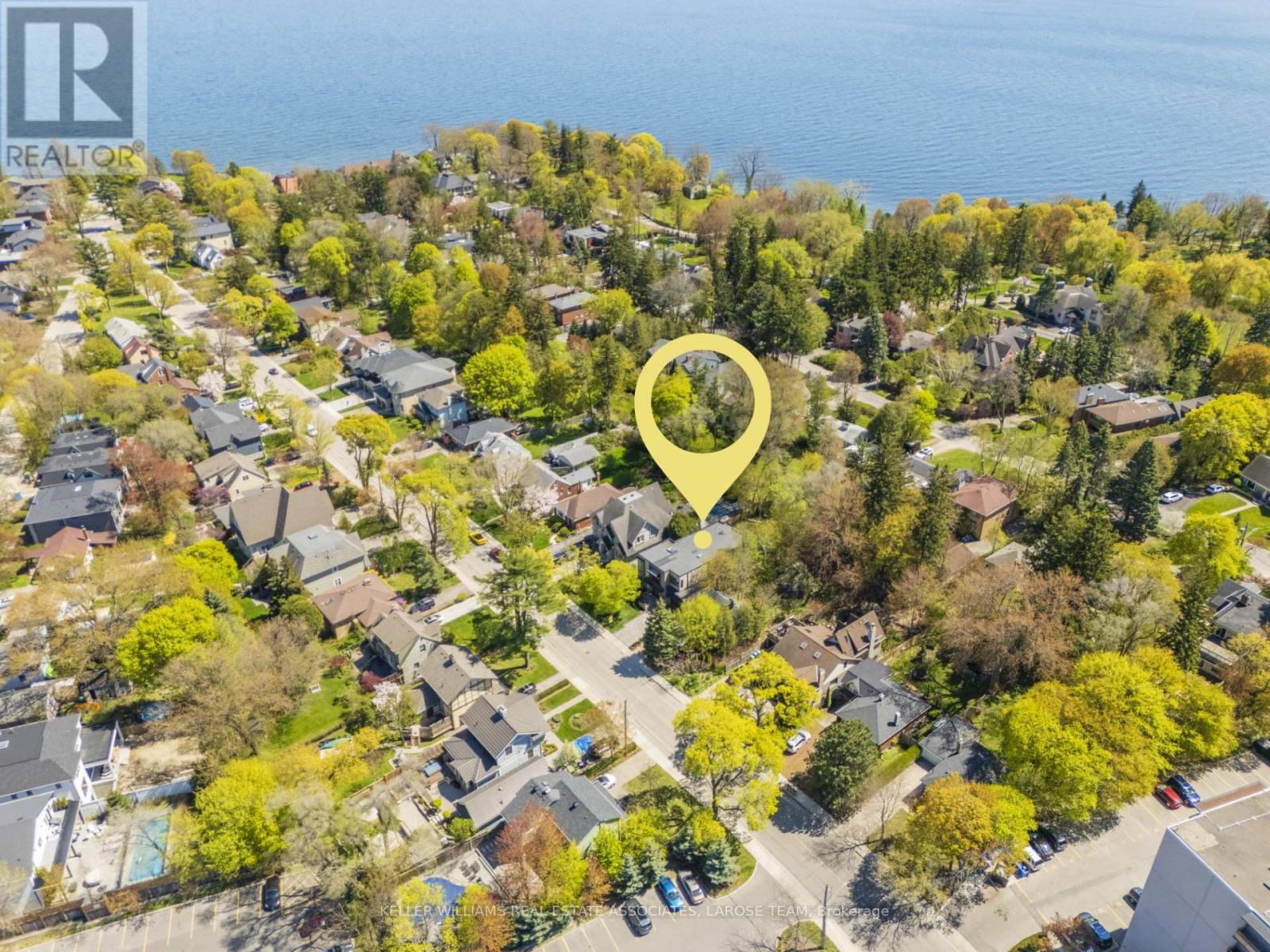 16 Maple Avenue S, Mississauga, Ontario  L5H 2R6 - Photo 4 - W12144938