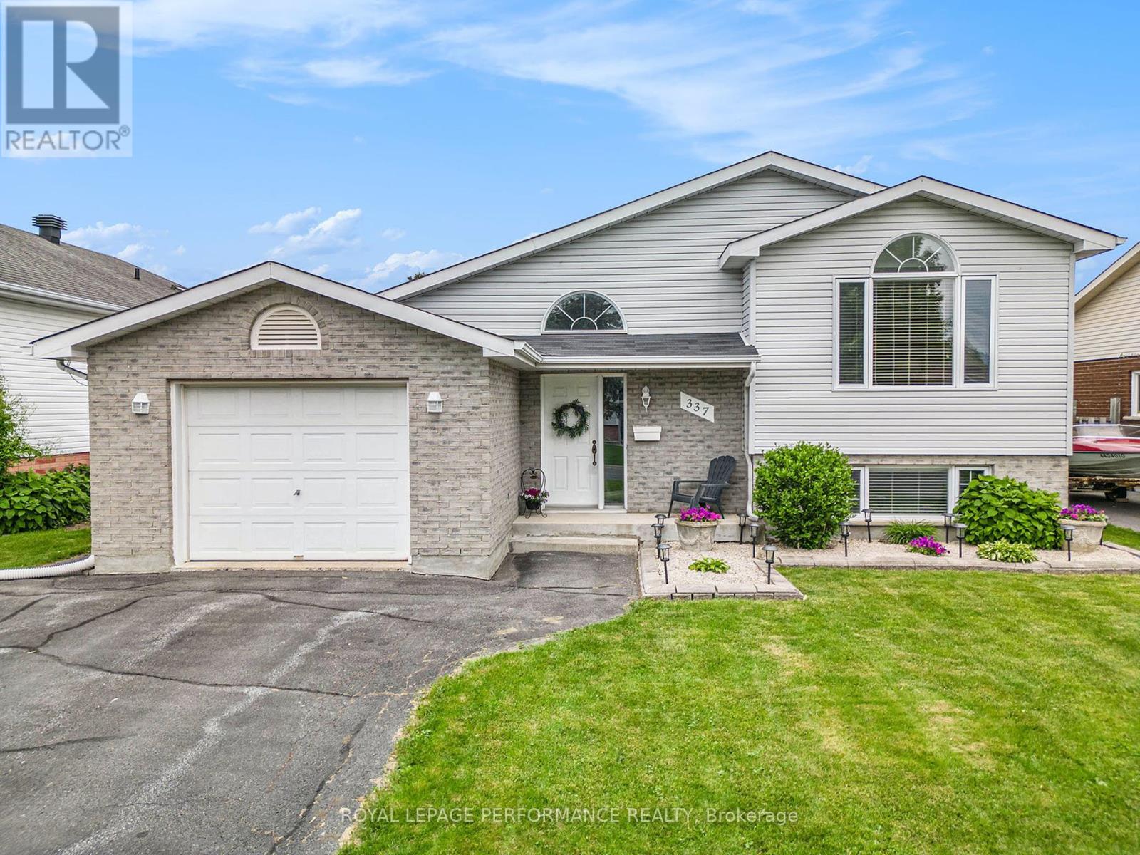Property at 337 IVAN CRESCENT image 4