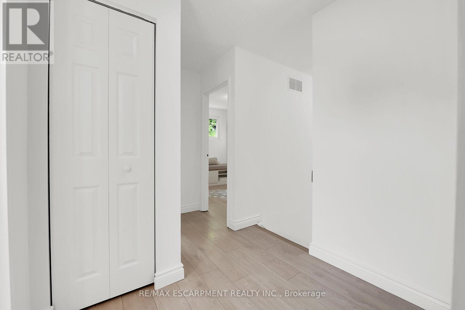 21 Glen Eden Court, Hamilton (Gourley), Ontario  L9C 6H5 - Photo 26 - X12203210