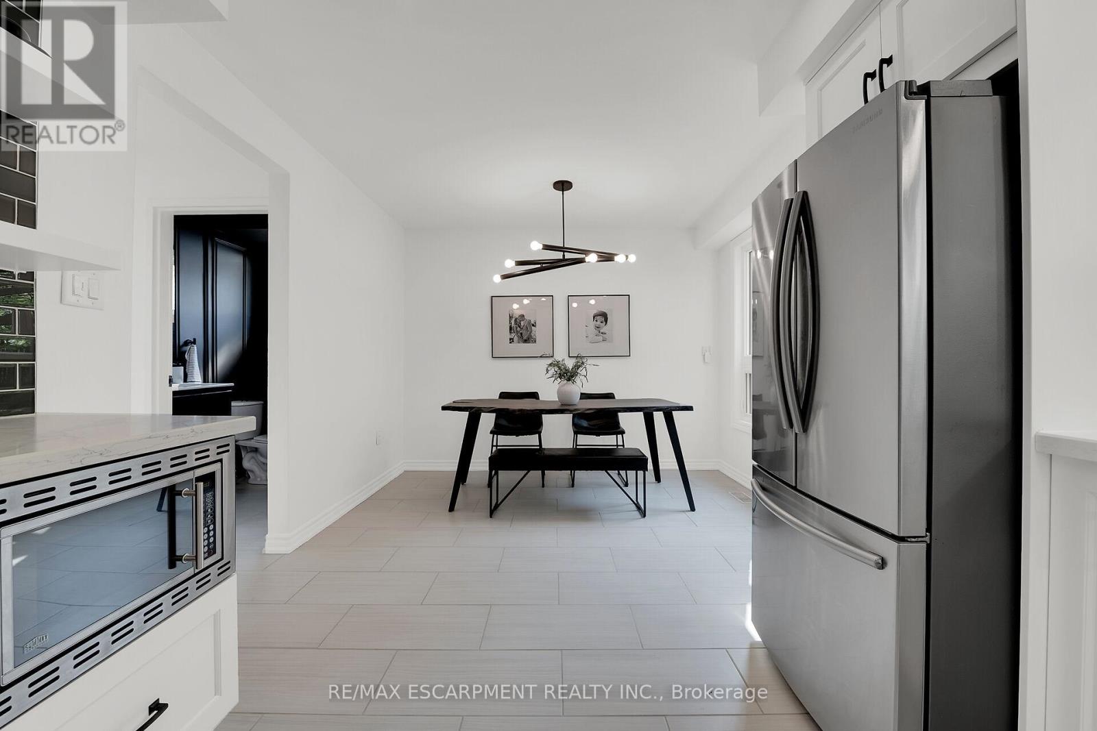 21 Glen Eden Court, Hamilton, Ontario  L9C 6H5 - Photo 8 - X12203210