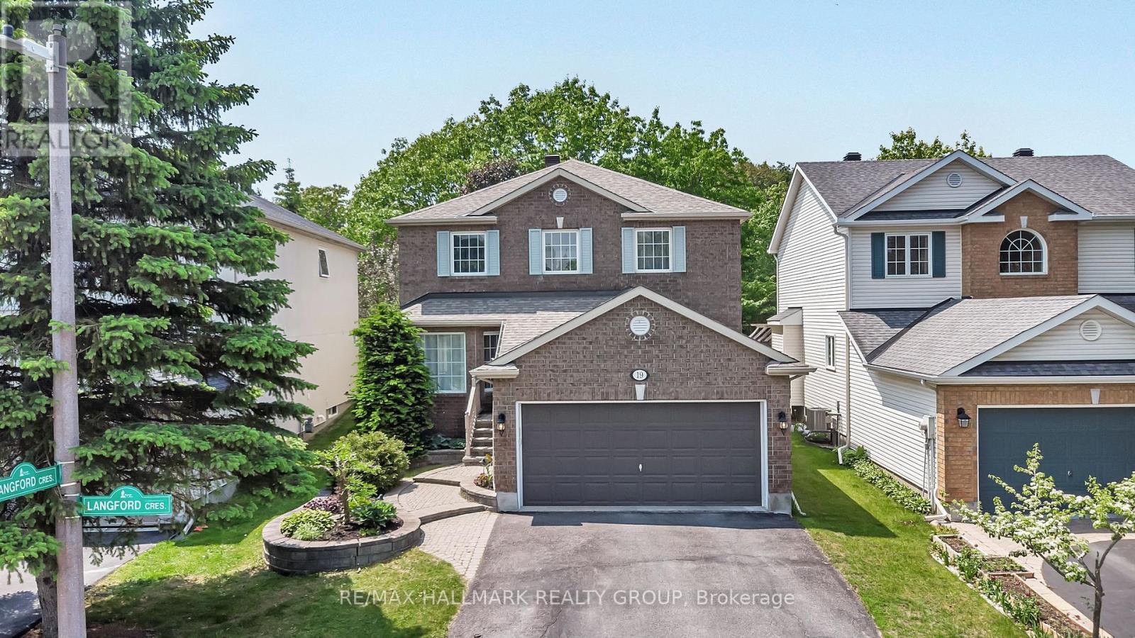 19 LANGFORD CRESCENT, Ottawa, Ontario