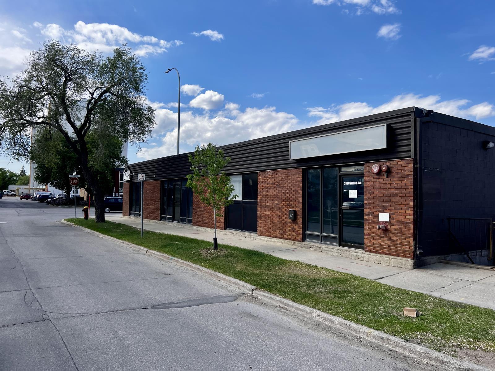 1101 Henderson Hwy, Winnipeg, Manitoba  R2G 1L4 - Photo 0 - 684322abc108041479439d66