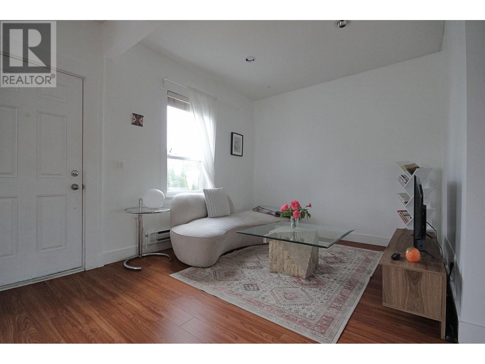 Property at 112 E KING EDWARD AVENUE image 4