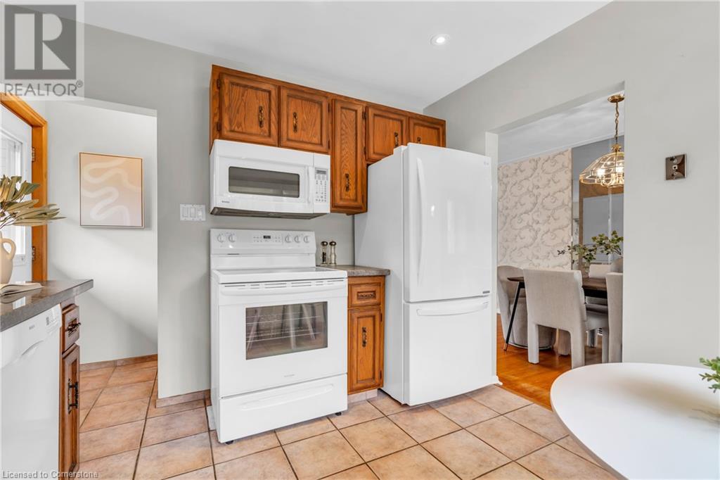 147 Village Road, Kitchener, Ontario  N2M 4K9 - Photo 15 - 40727438