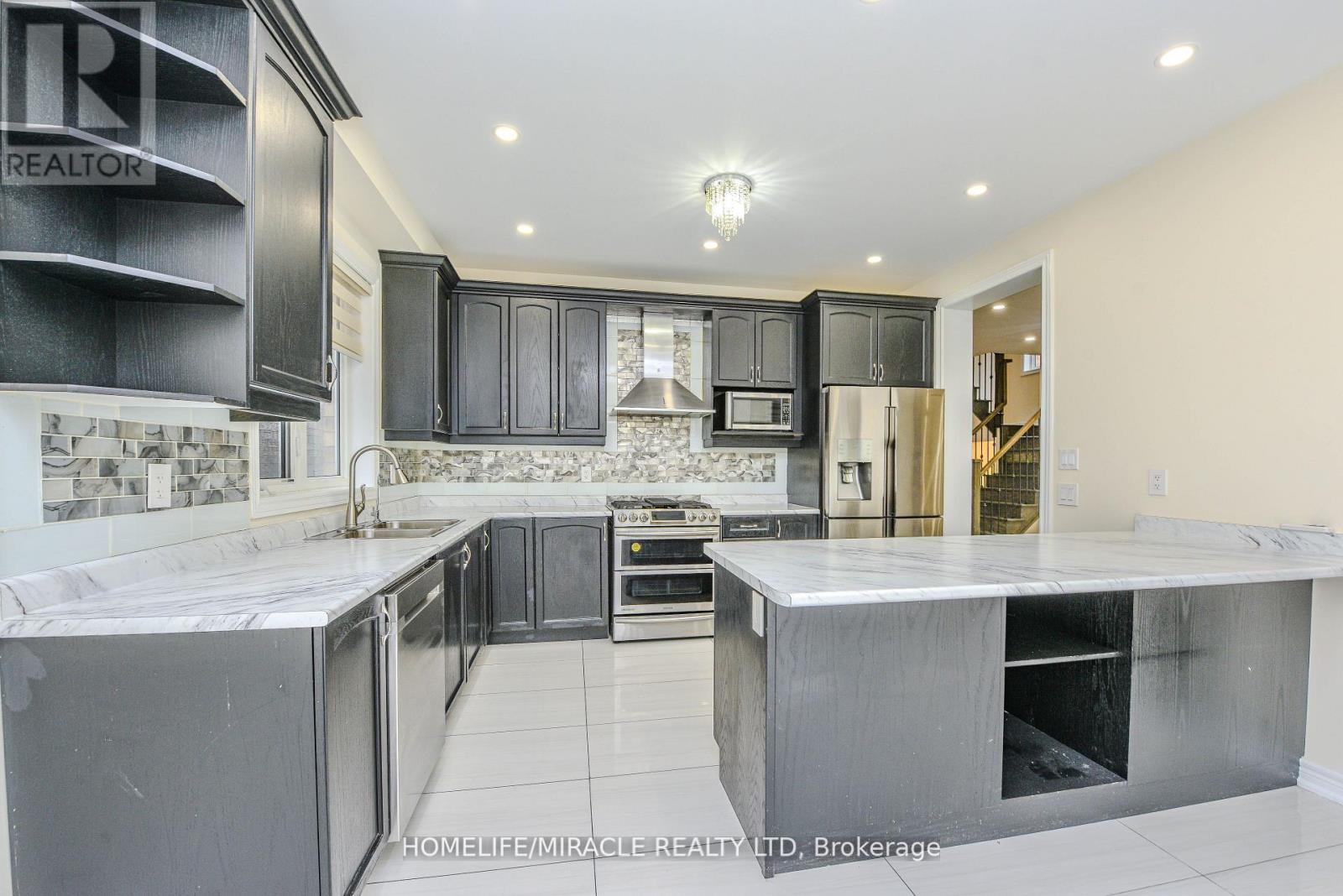 56 Monument Trail, Brampton, Ontario  L7A 4M9 - Photo 14 - W12202104