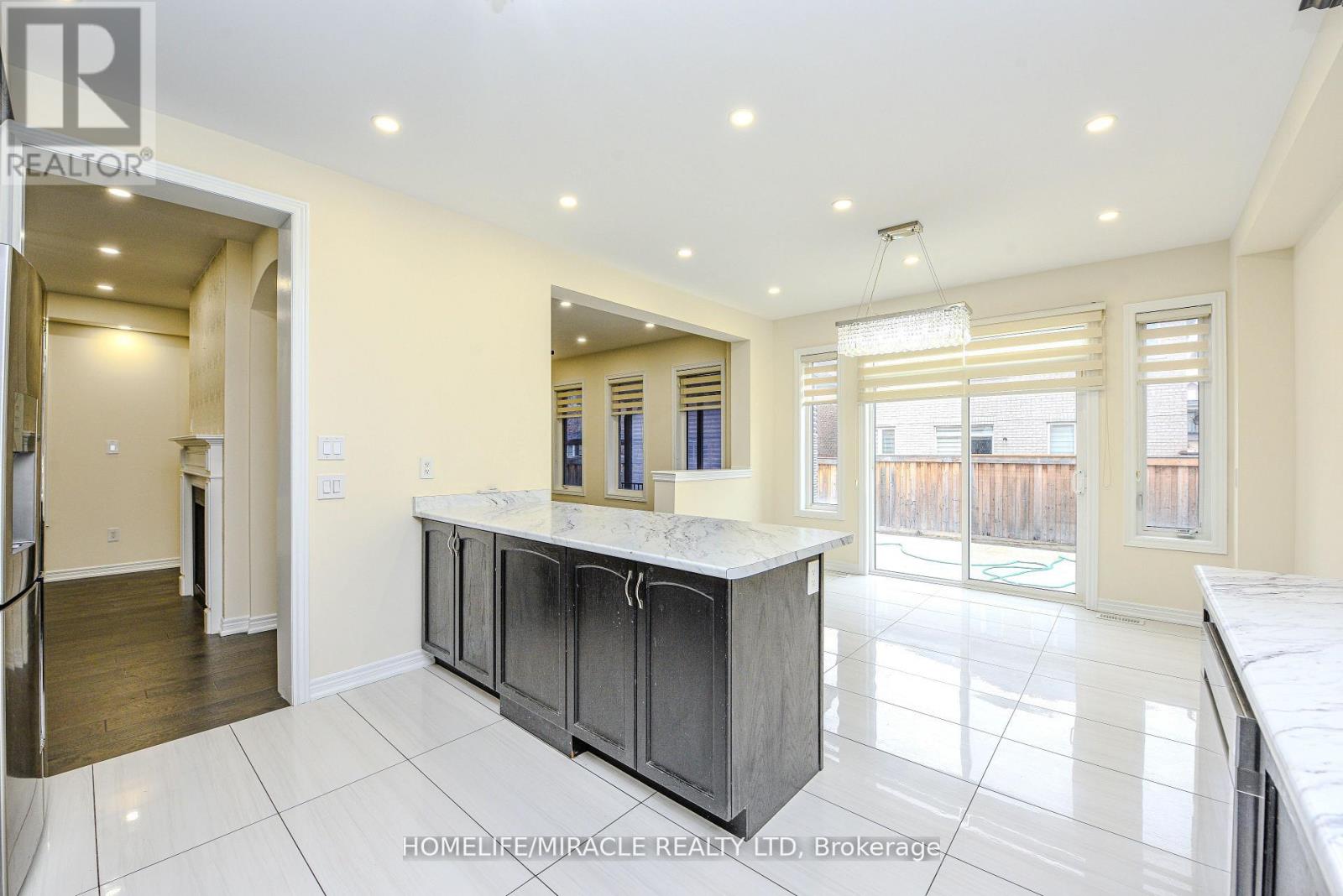 56 Monument Trail, Brampton, Ontario  L7A 4M9 - Photo 15 - W12202104