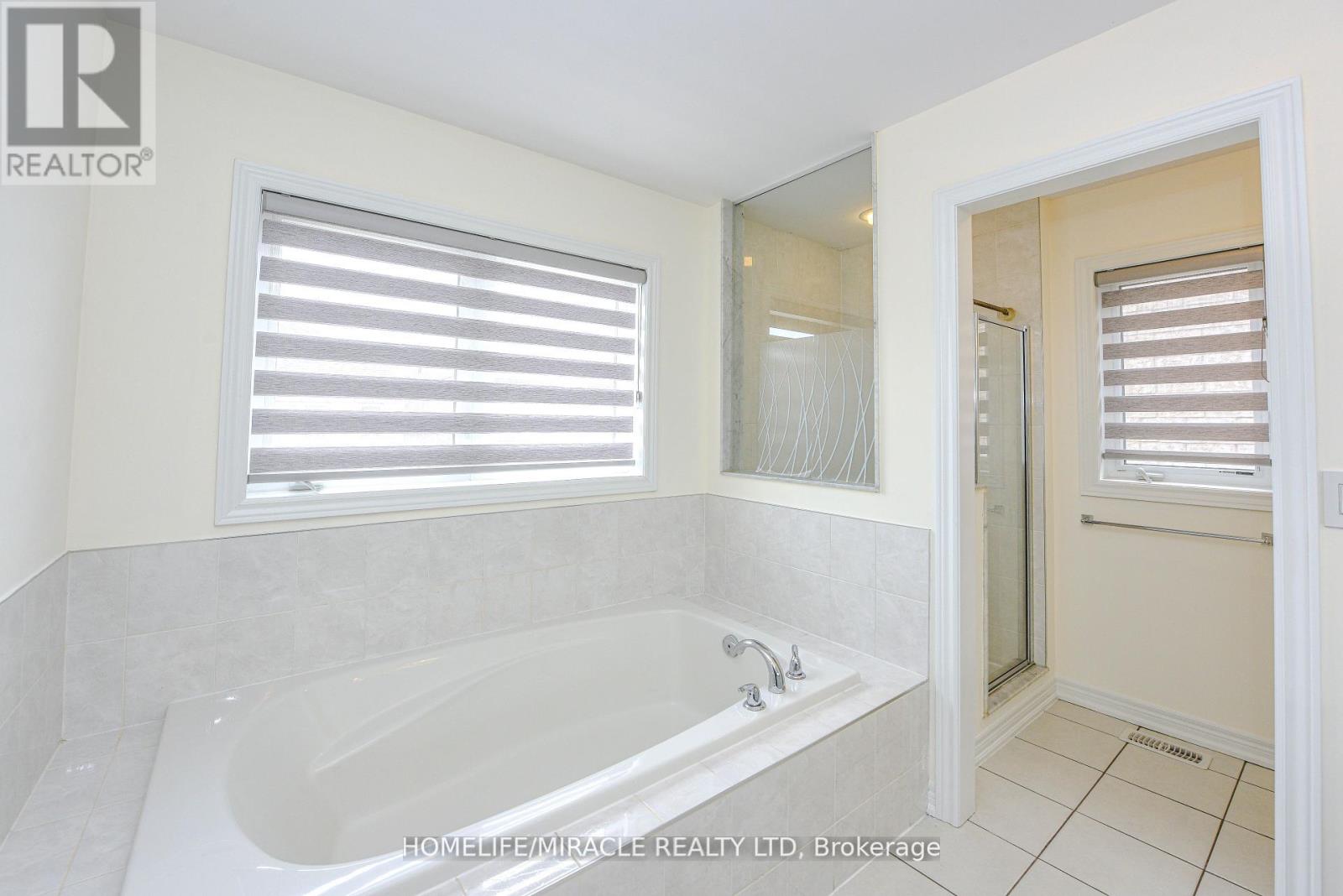 56 Monument Trail, Brampton, Ontario  L7A 4M9 - Photo 28 - W12202104