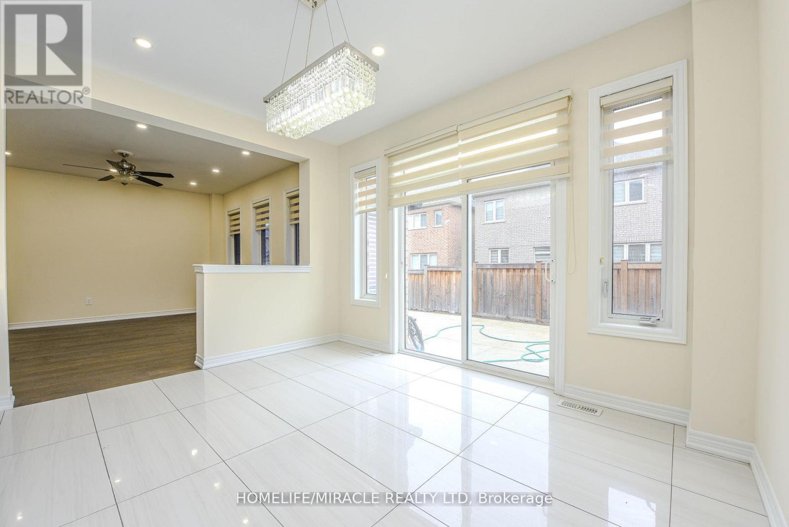 56 Monument Trail, Brampton, Ontario  L7A 4M9 - Photo 17 - W12202104