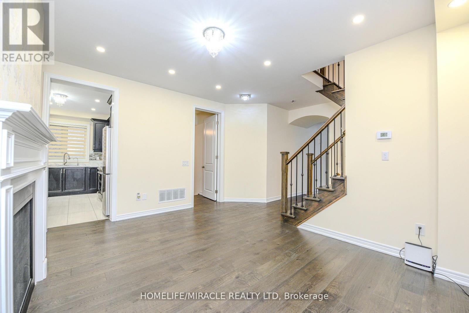 56 Monument Trail, Brampton, Ontario  L7A 4M9 - Photo 8 - W12202104