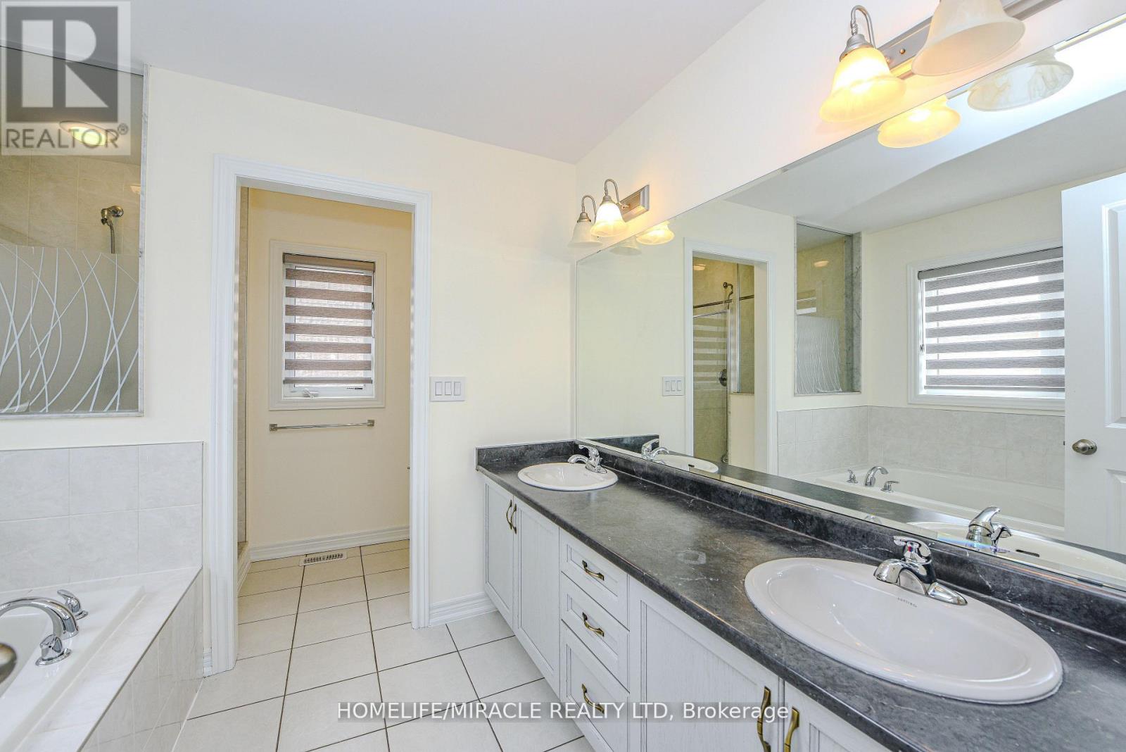 56 Monument Trail, Brampton, Ontario  L7A 4M9 - Photo 29 - W12202104