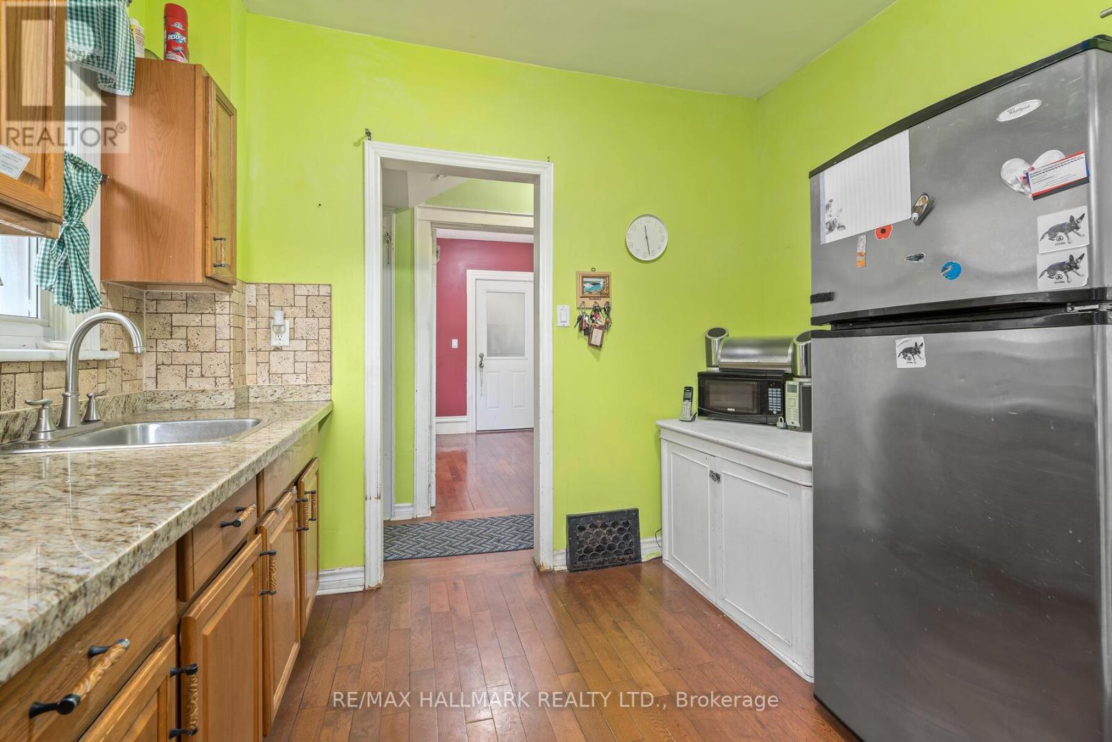 49 Eramosa Road, Guelph, Ontario  N1E 2L4 - Photo 16 - X12186447