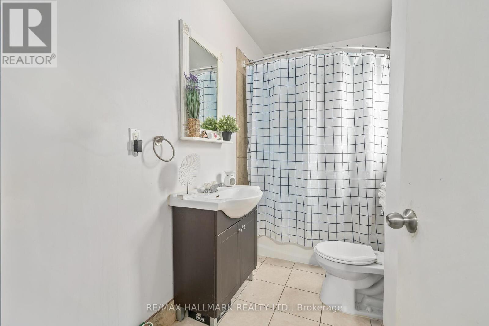 49 Eramosa Road, Guelph, Ontario  N1E 2L4 - Photo 18 - X12186447