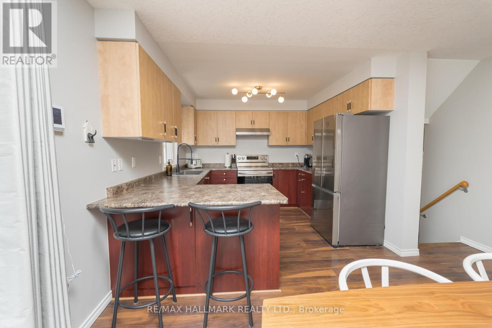 47 Bloomington Drive, Cambridge, Ontario  N1P 1J5 - Photo 10 - X12187338