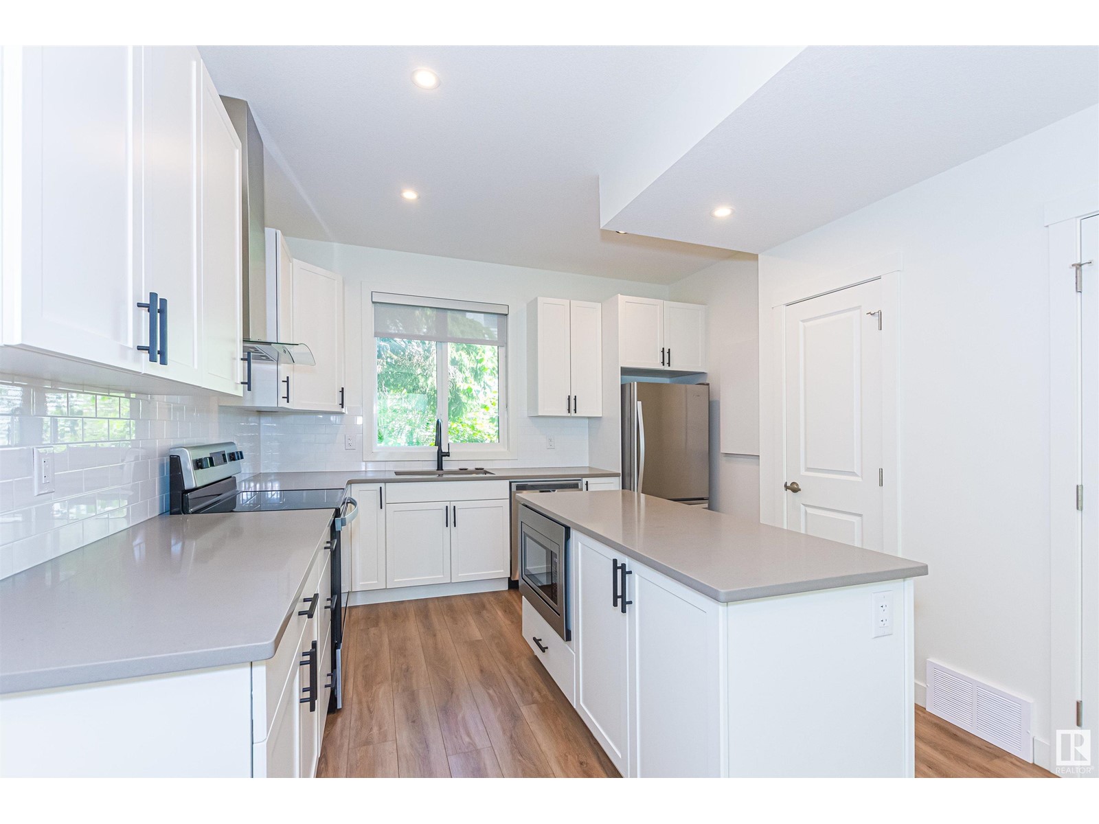 12220/22/24/26 112 Av Nw, Edmonton, Alberta  T5M 2S8 - Photo 12 - E4440957