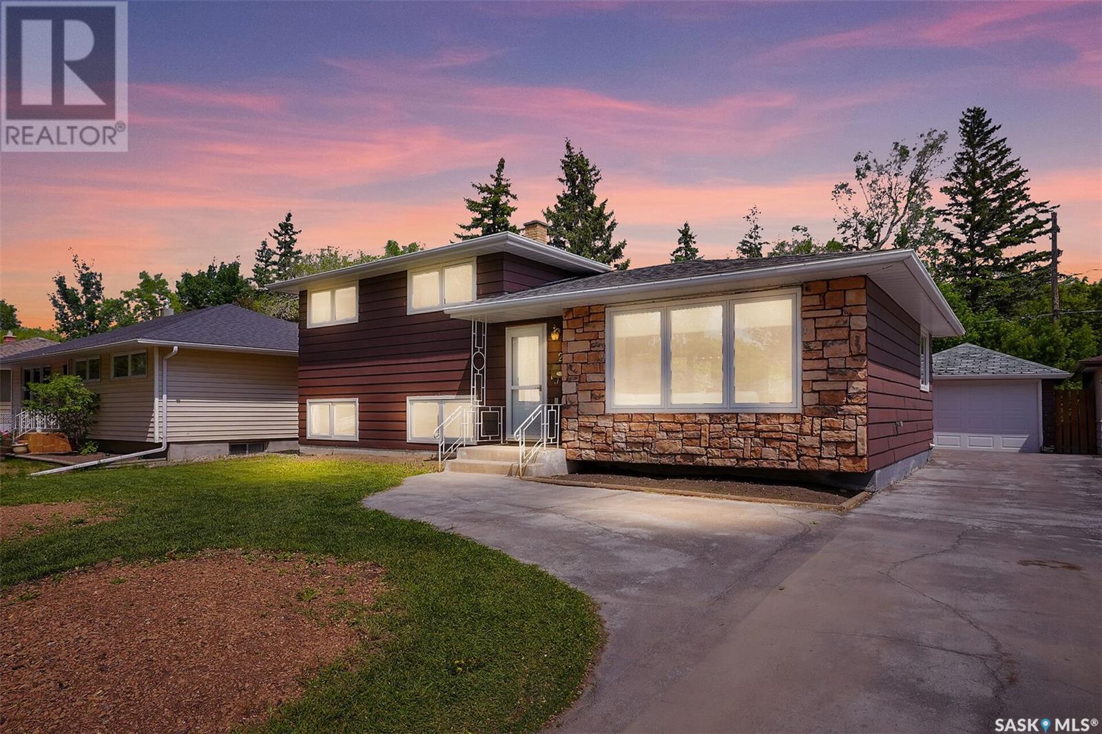 25 Probe Street, Regina, Saskatchewan  S4R 4V2 - Photo 3 - SK008598