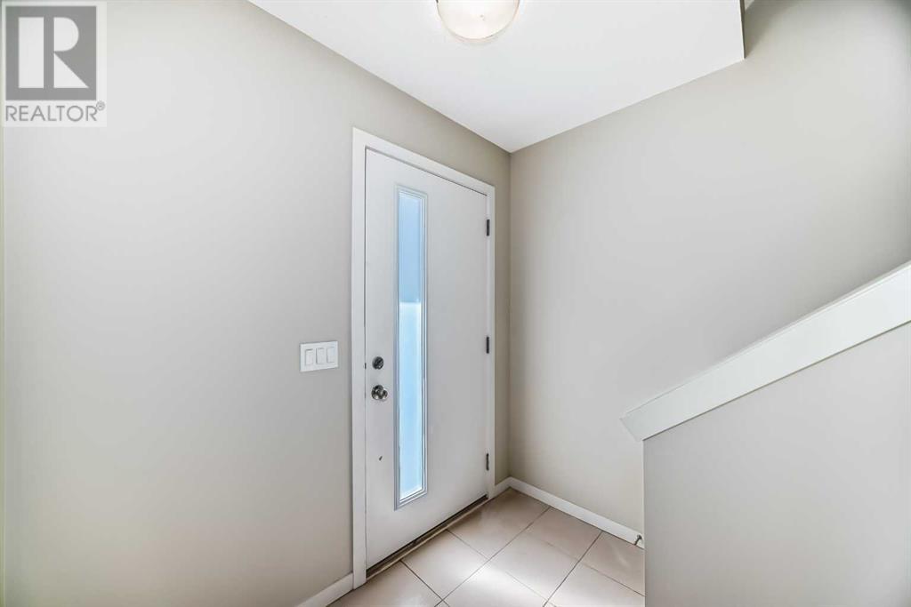 Property at 303 Evansridge Park NW image 3