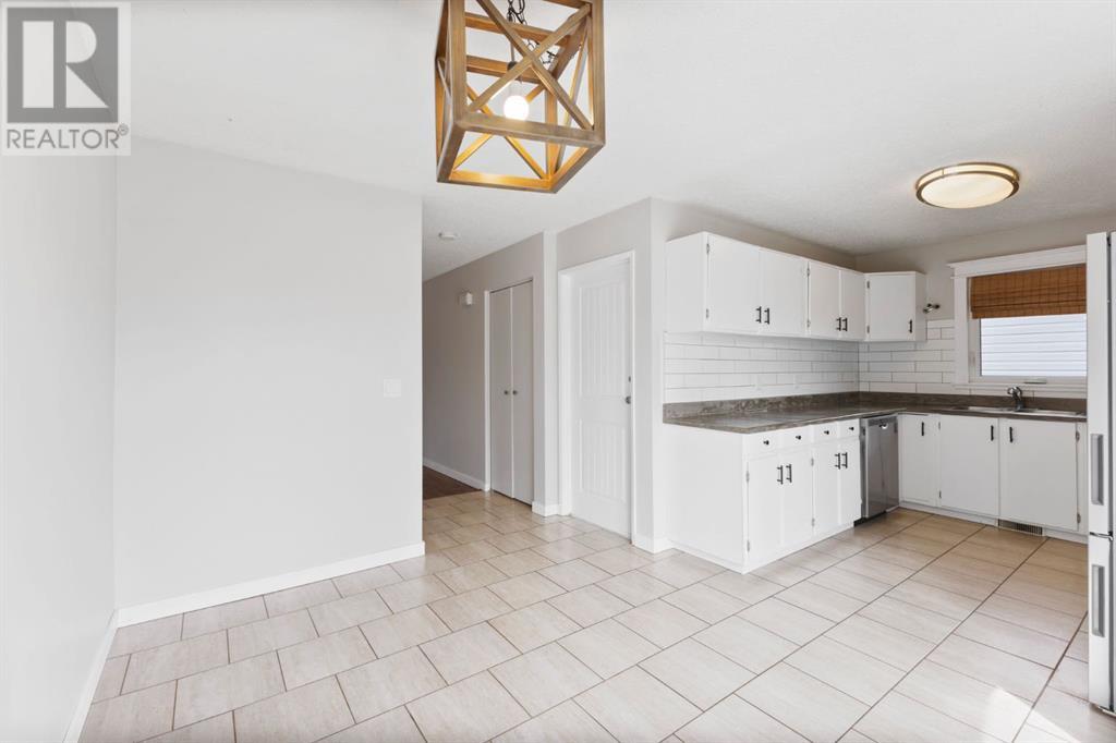 64 Sunvale Crescent Se, Calgary, Alberta  T2X 2S6 - Photo 9 - A2227772
