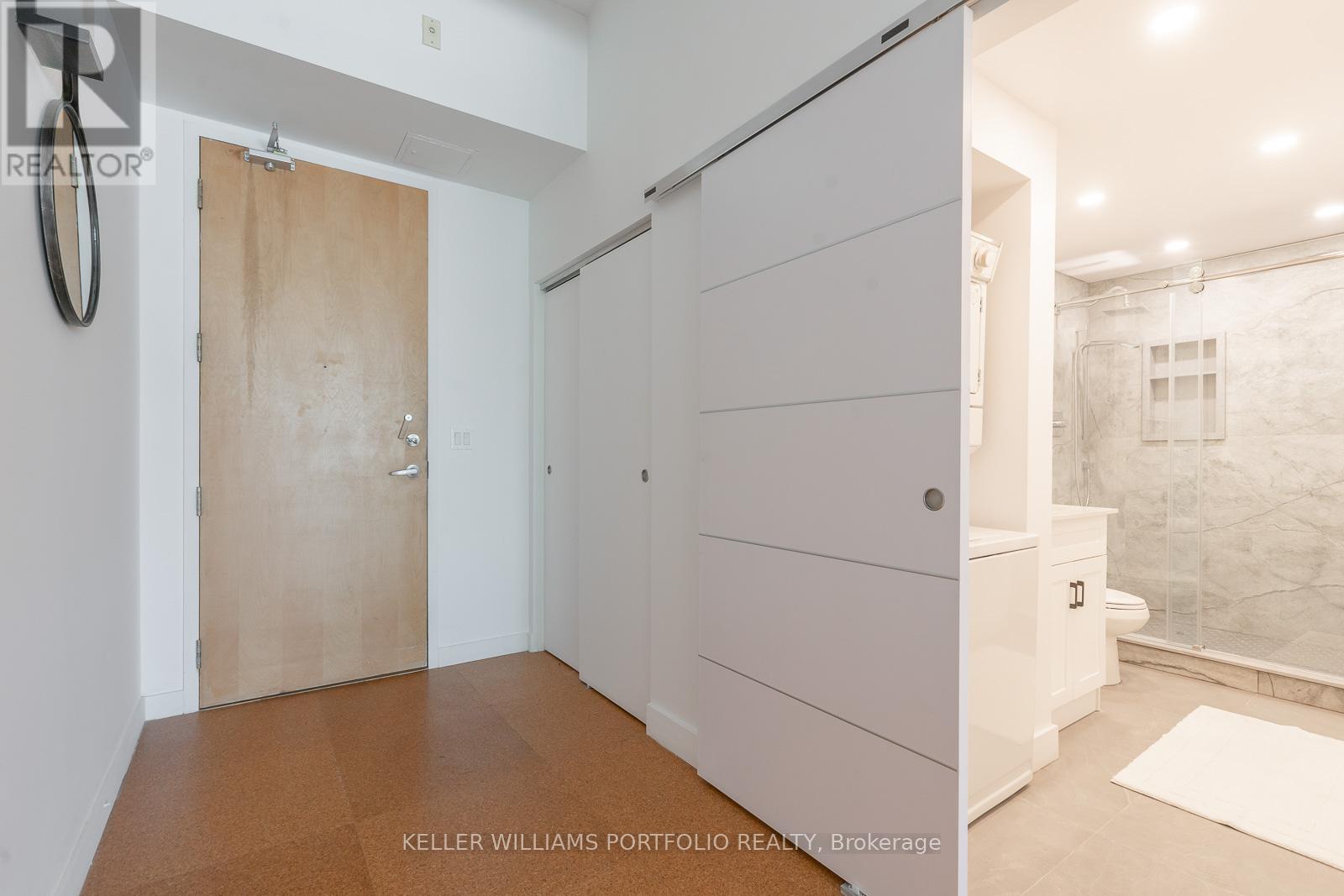 507 - 160 Baldwin Street, Toronto, Ontario  M5T 3K7 - Photo 4 - C12203250