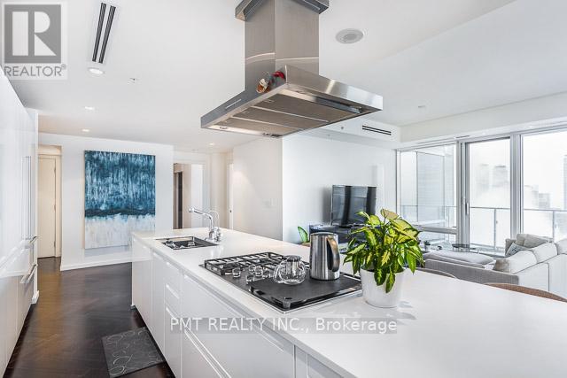 4701 - 180 University Avenue, Toronto, Ontario  M5H 0A2 - Photo 11 - C12203252
