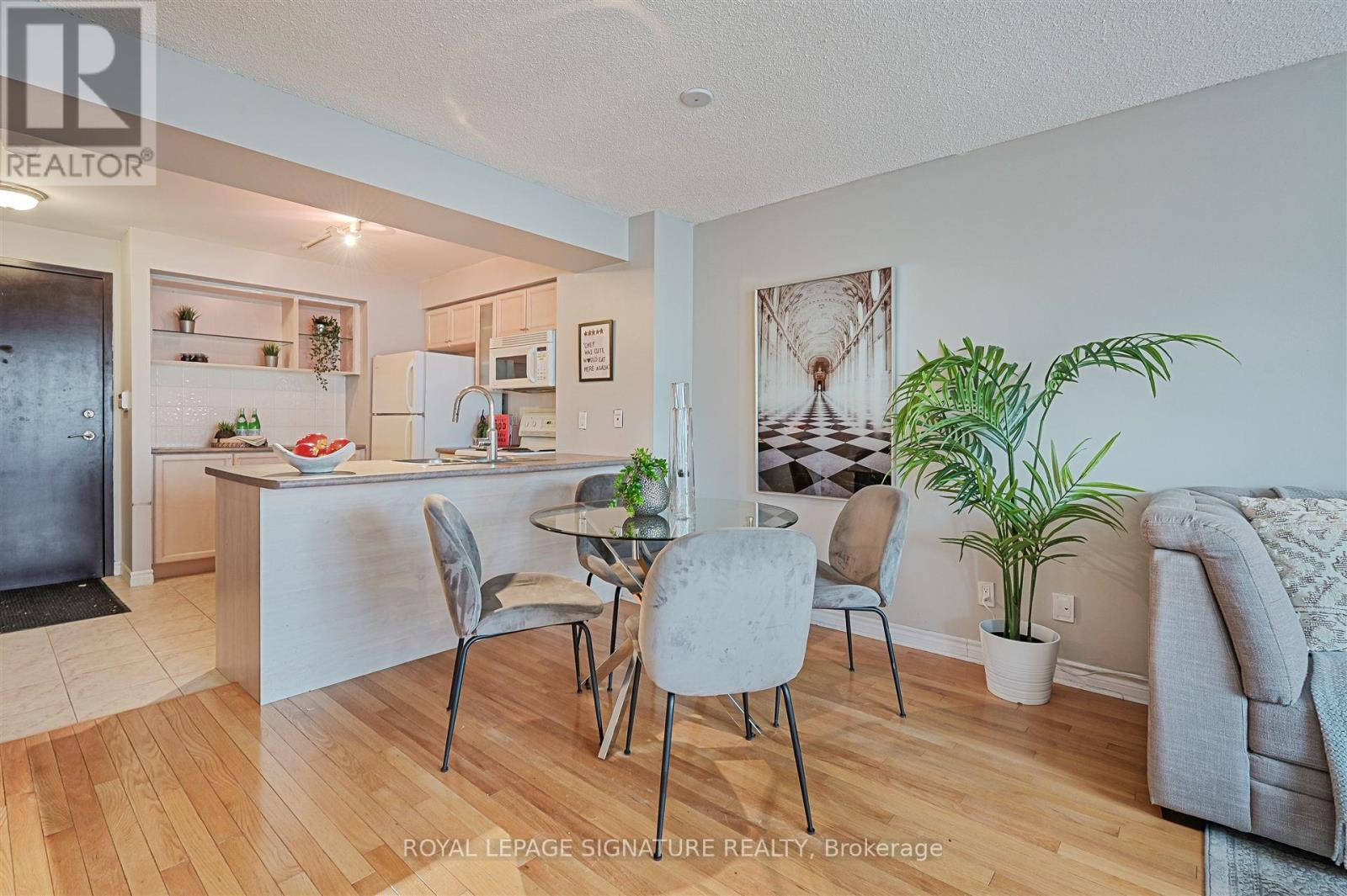 505 - 410 Queens Quay W, Toronto (Waterfront Communities), Ontario  M5V 3T1 - Photo 8 - C12203322