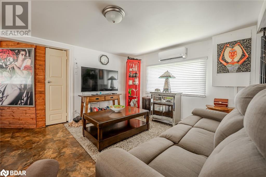 Property at 677 REID Street image 5