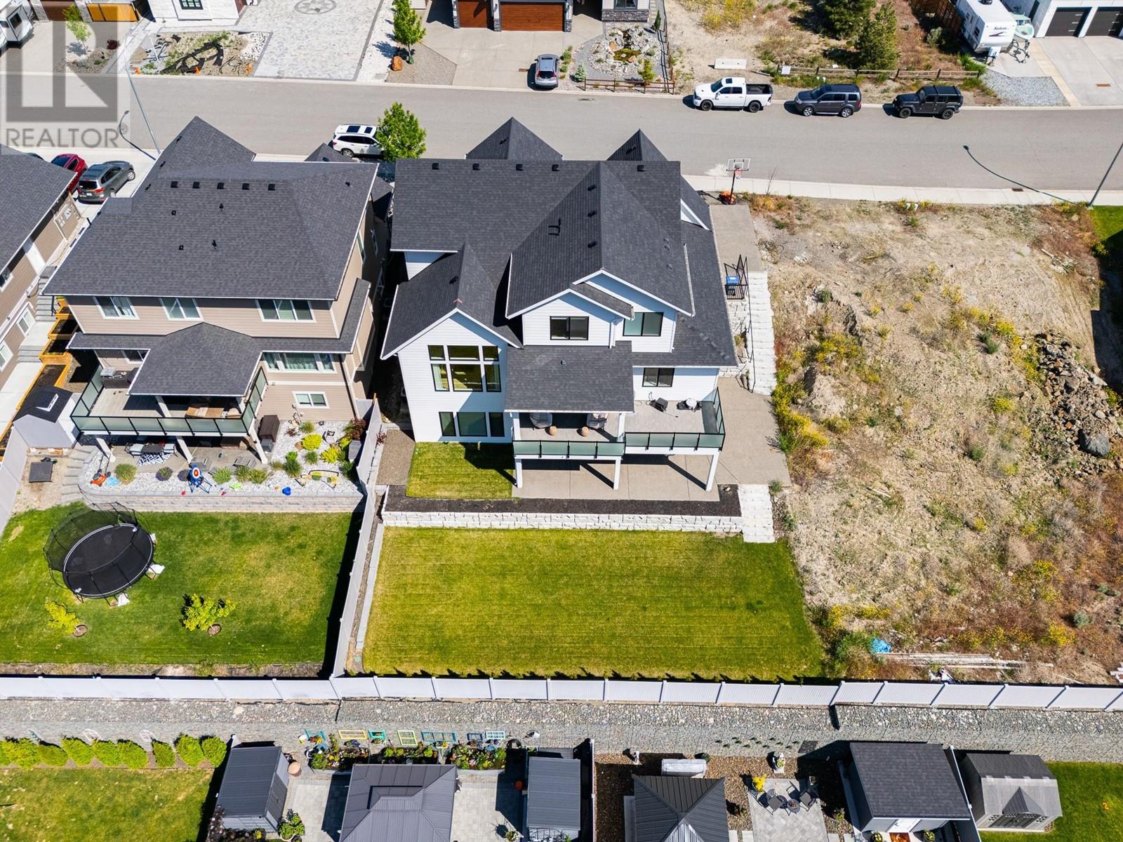 1345 Myra Place, Kamloops, British Columbia  V2E 0C3 - Photo 2 - 10351086