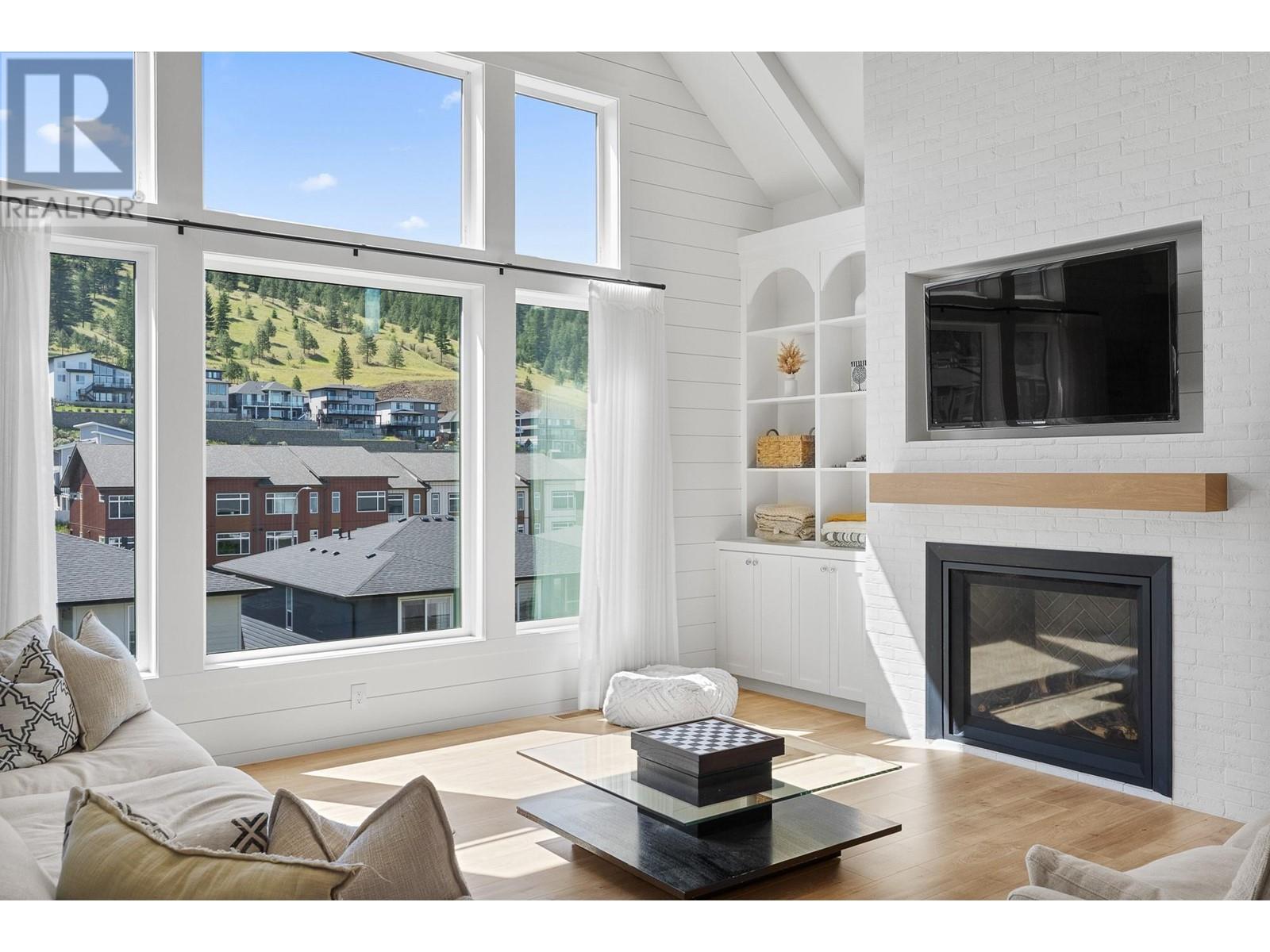 1345 Myra Place, Kamloops, British Columbia  V2E 0C3 - Photo 4 - 10351086