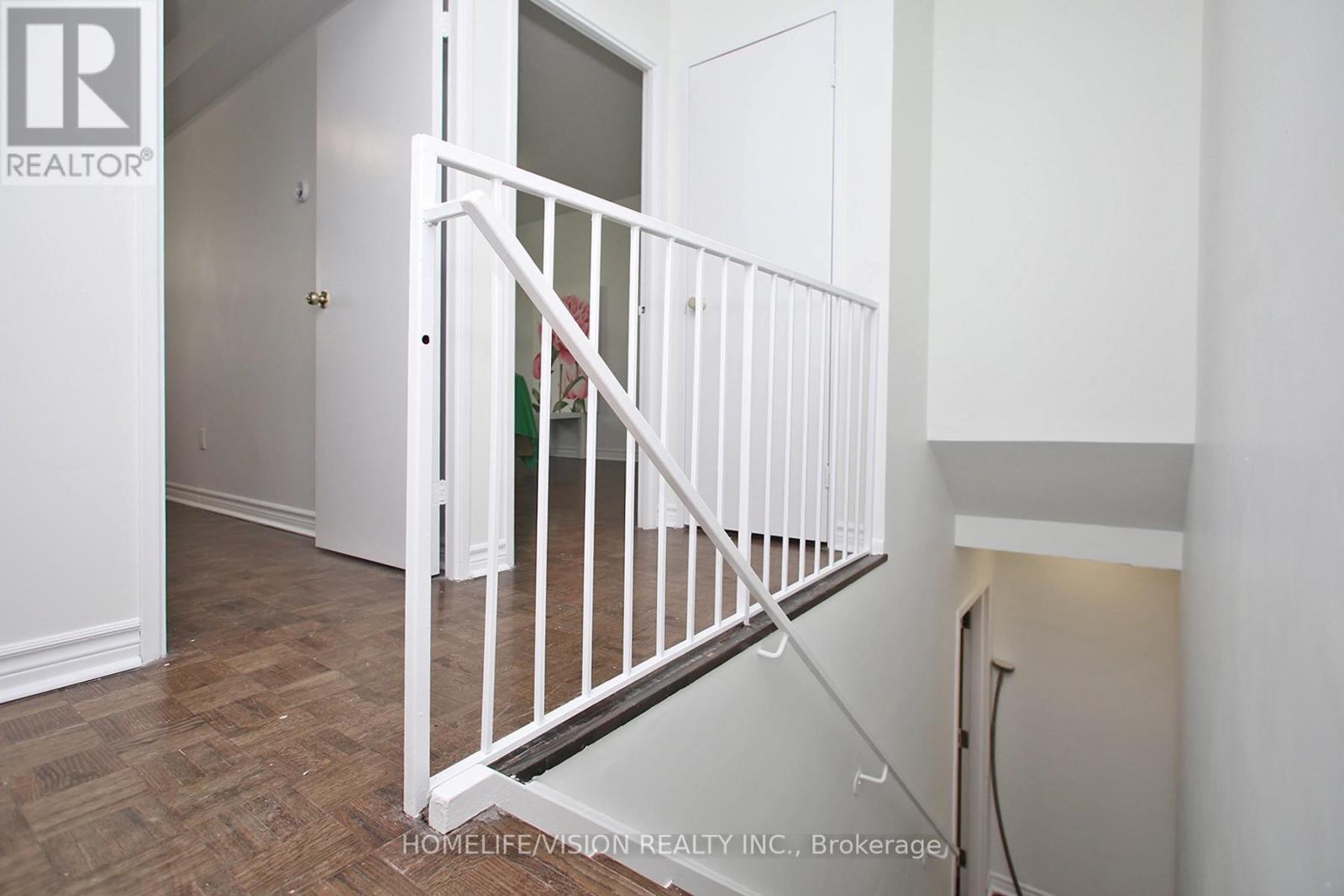 207 - 1071 Woodbine Avenue, Toronto, Ontario  M4C 4C2 - Photo 2 - E12203284