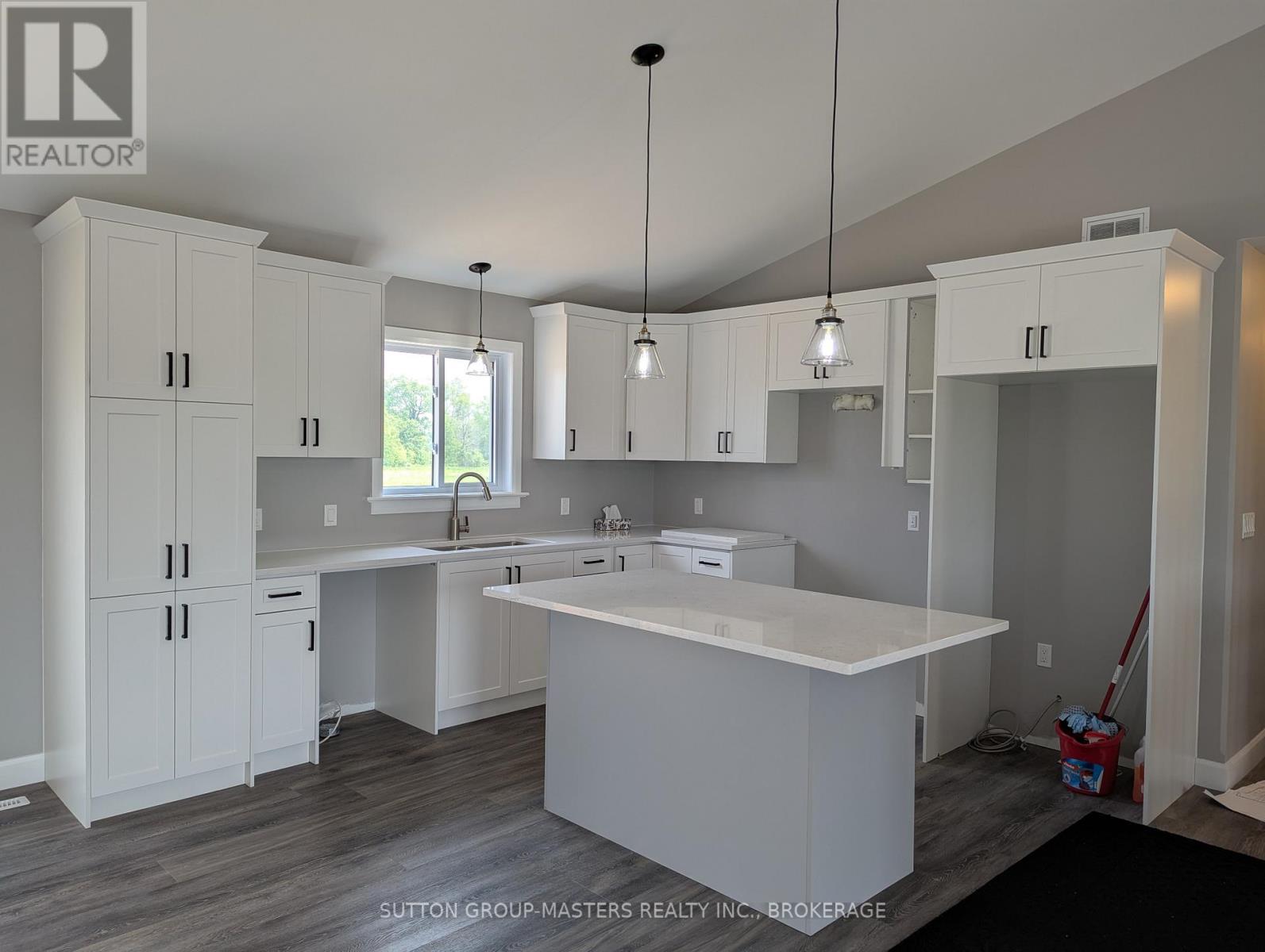 109 Bittersweet Road, Frontenac (Frontenac South), Ontario  K0H 1W0 - Photo 2 - X12203444