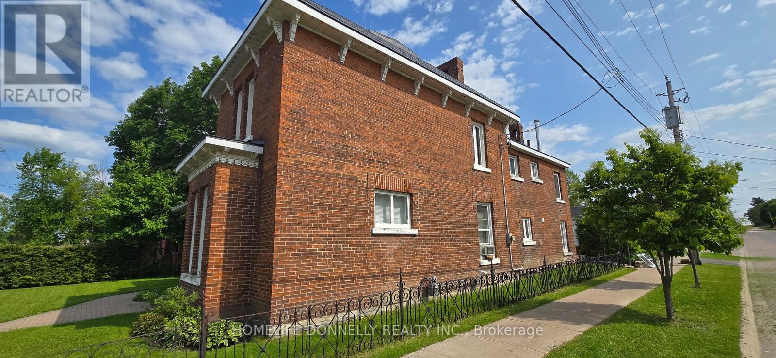 500 Pembroke Street W, Pembroke, Ontario  K8A 5N9 - Photo 3 - X12192530