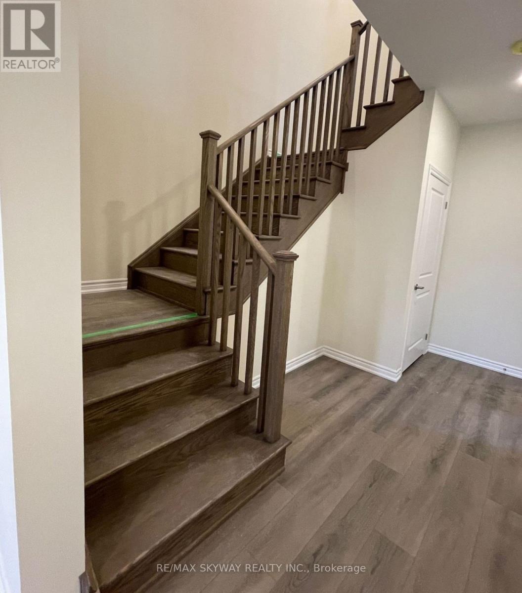 99 Jonkman Boulevard, Bradford West Gwillimbury (Bradford), Ontario  L3Z 2A6 - Photo 6 - N12203326