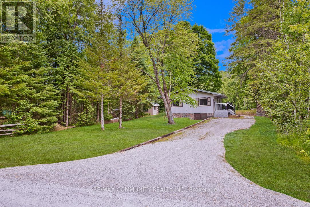 6605 Pioneer Village Lane, Ramara, Ontario  L0K 1W0 - Photo 5 - S12203277