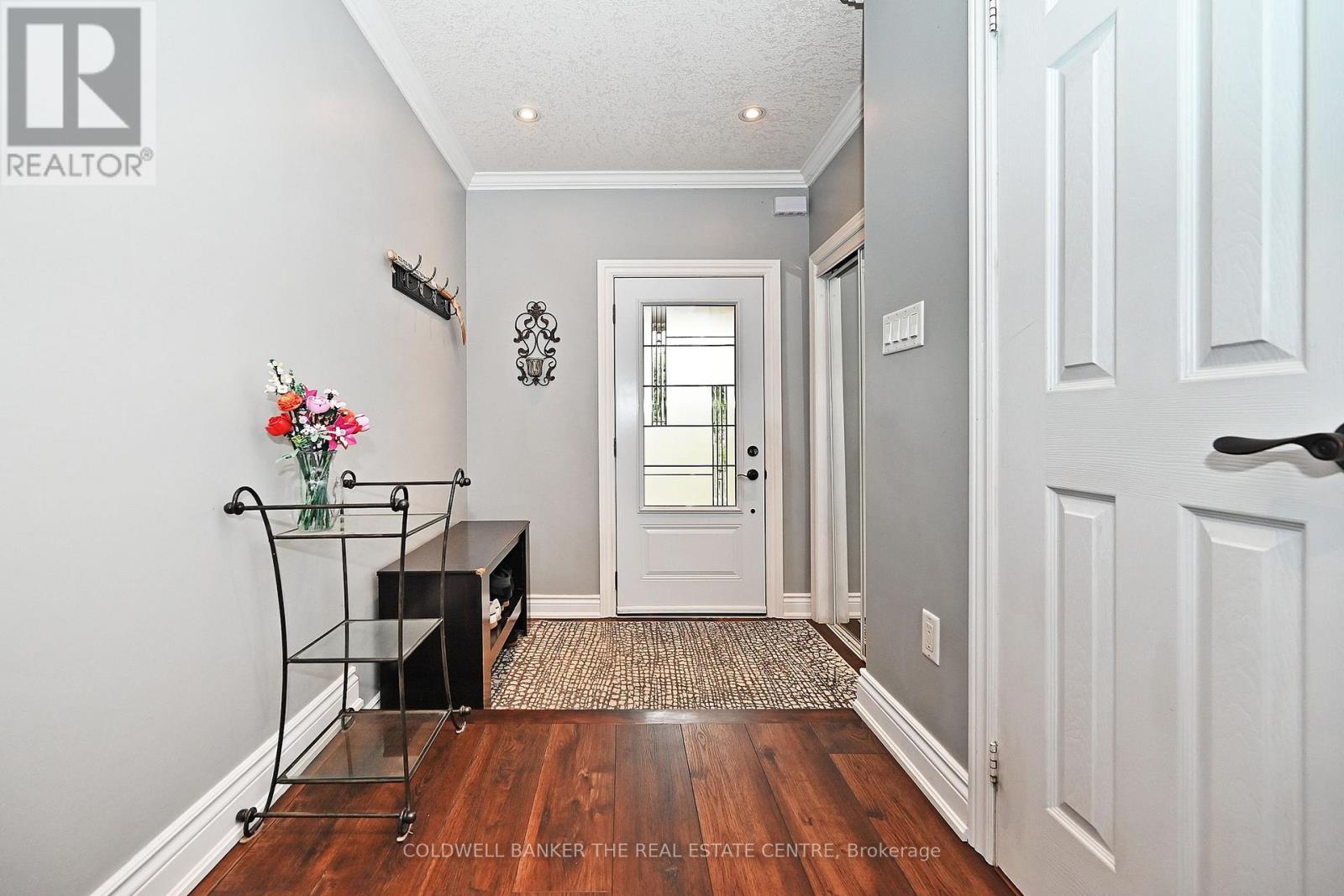 25 Lake Crescent, Barrie (Holly), Ontario  L4N 6A7 - Photo 4 - S12203291
