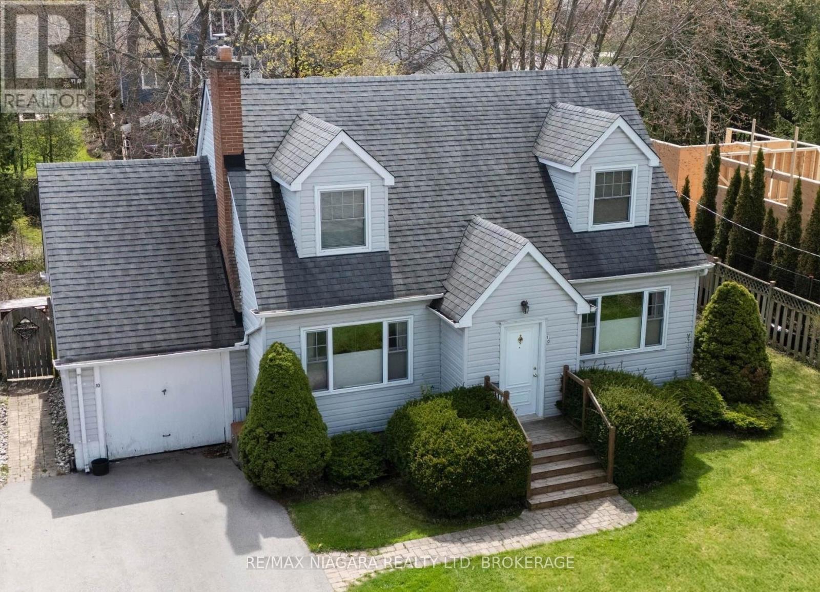 10 HIGHLAND ROAD, Oakville, Ontario