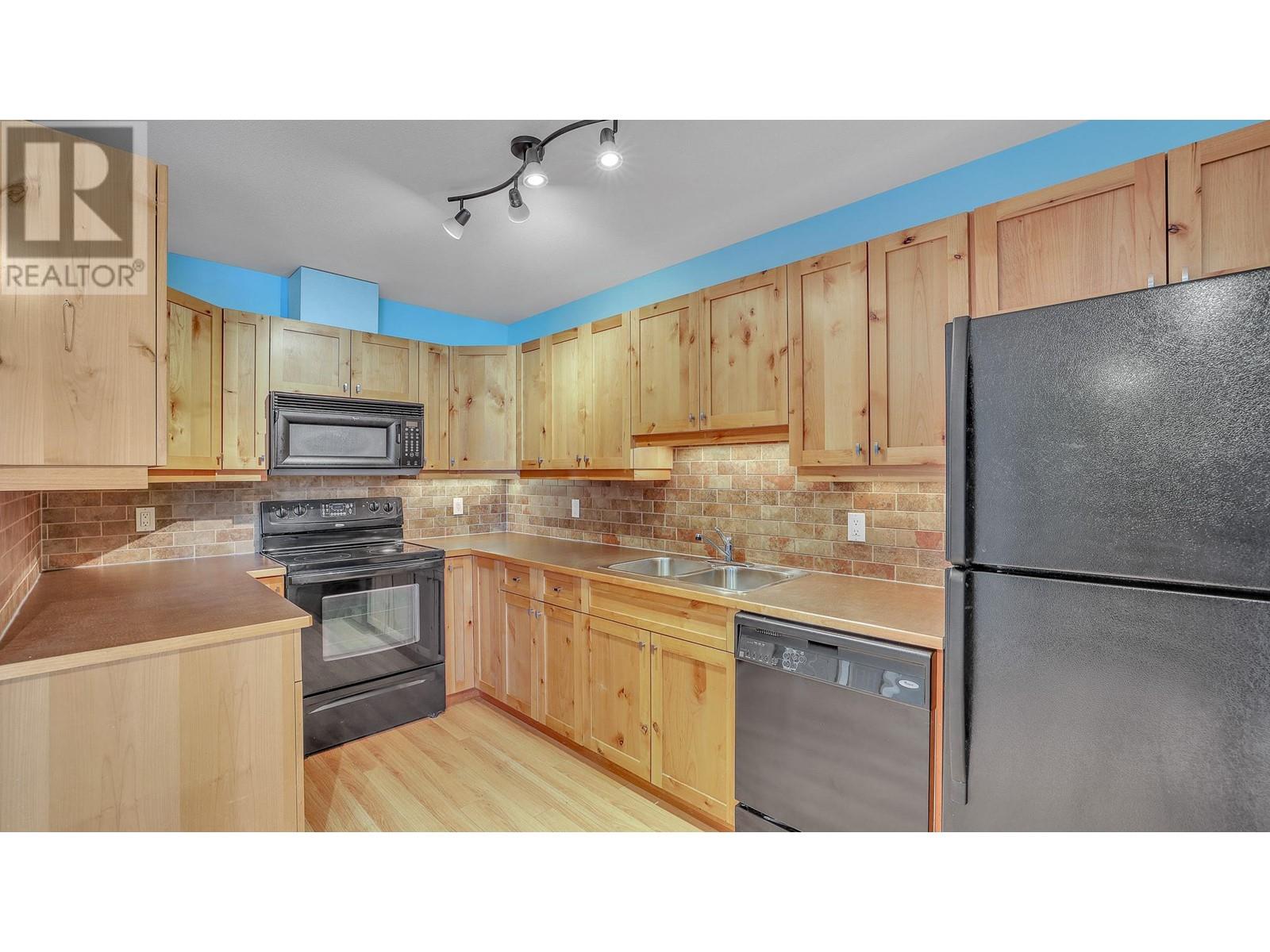 Property at 519 13TH Street Unit# 8 image 1