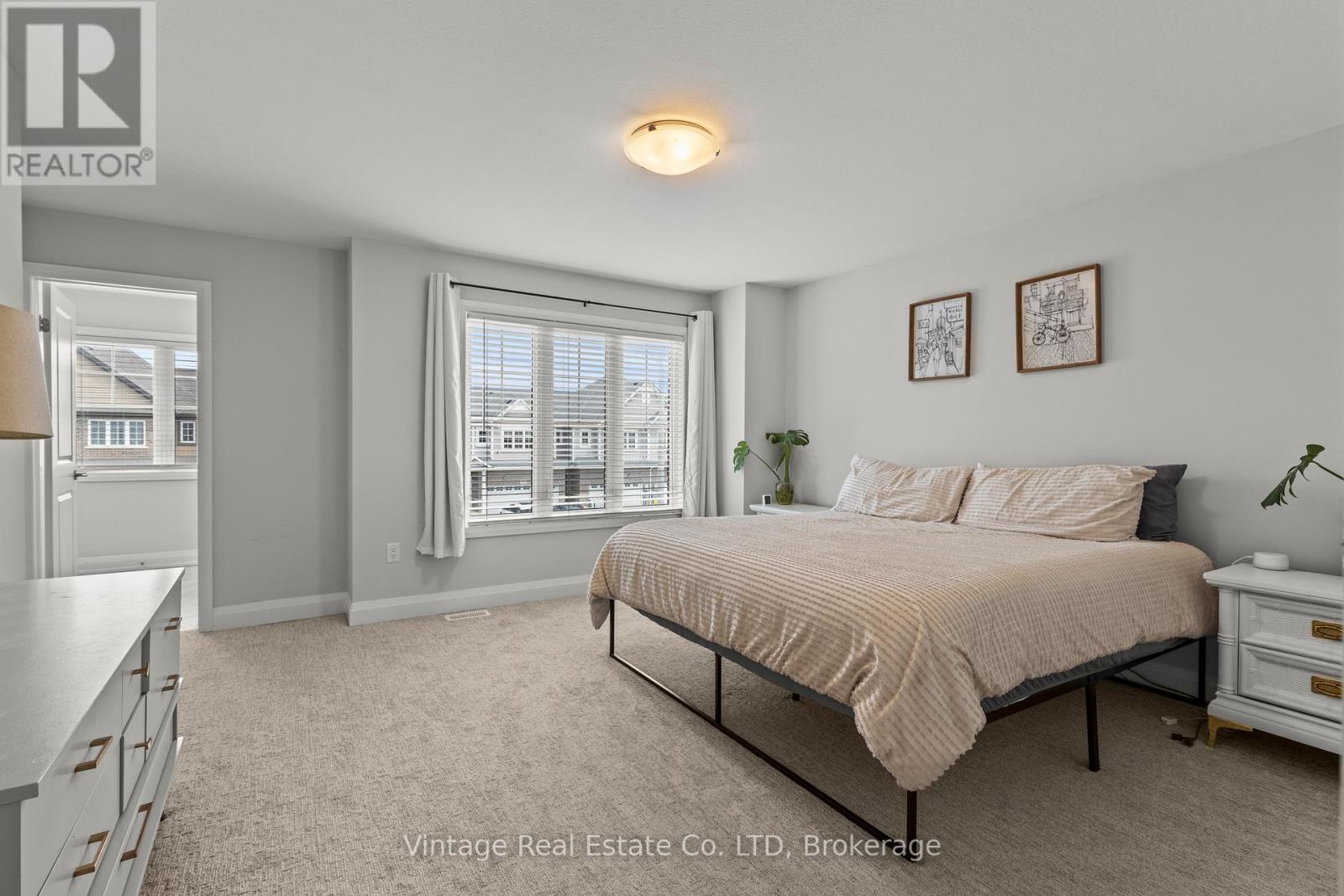 112 Bur Oak Drive, Thorold (Confederation Heights), Ontario  L2V 0L8 - Photo 12 - X12203352