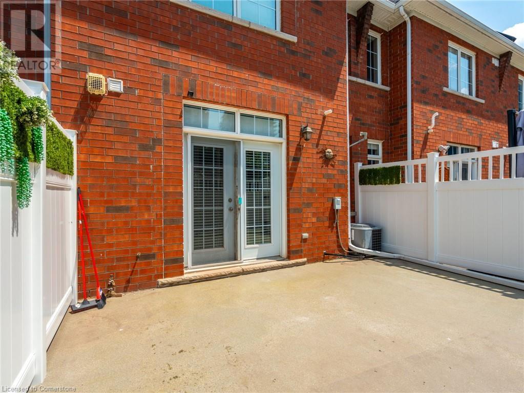 399 Martha Street, Burlington, Ontario  L7R 0A5 - Photo 10 - 40736678