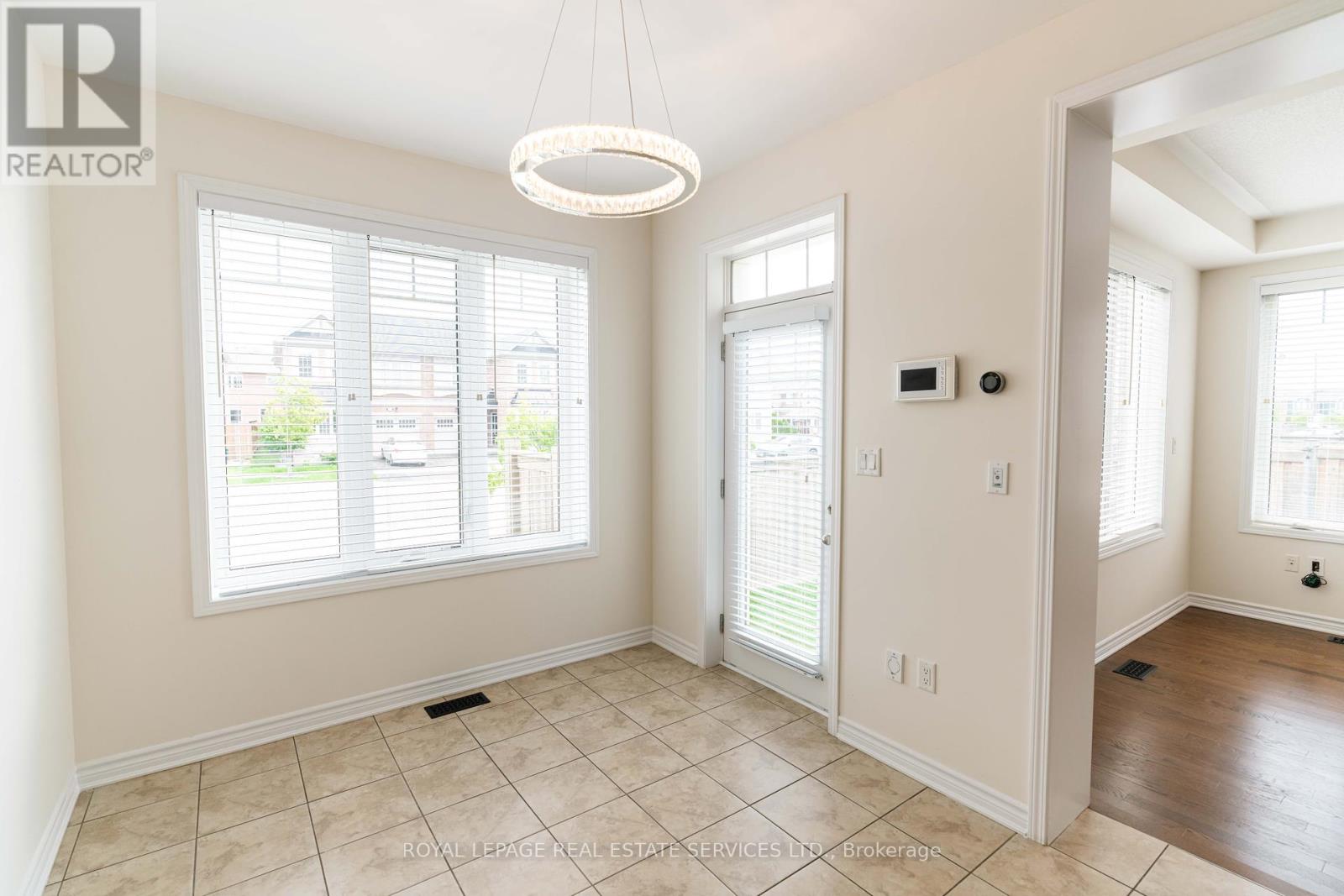 974 Penson Crescent, Milton, Ontario  L9T 8Z7 - Photo 16 - W12203253