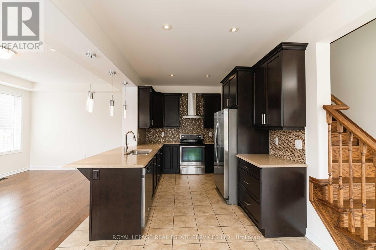 974 Penson Crescent, Milton, Ontario  L9T 8Z7 - Photo 17 - W12203253