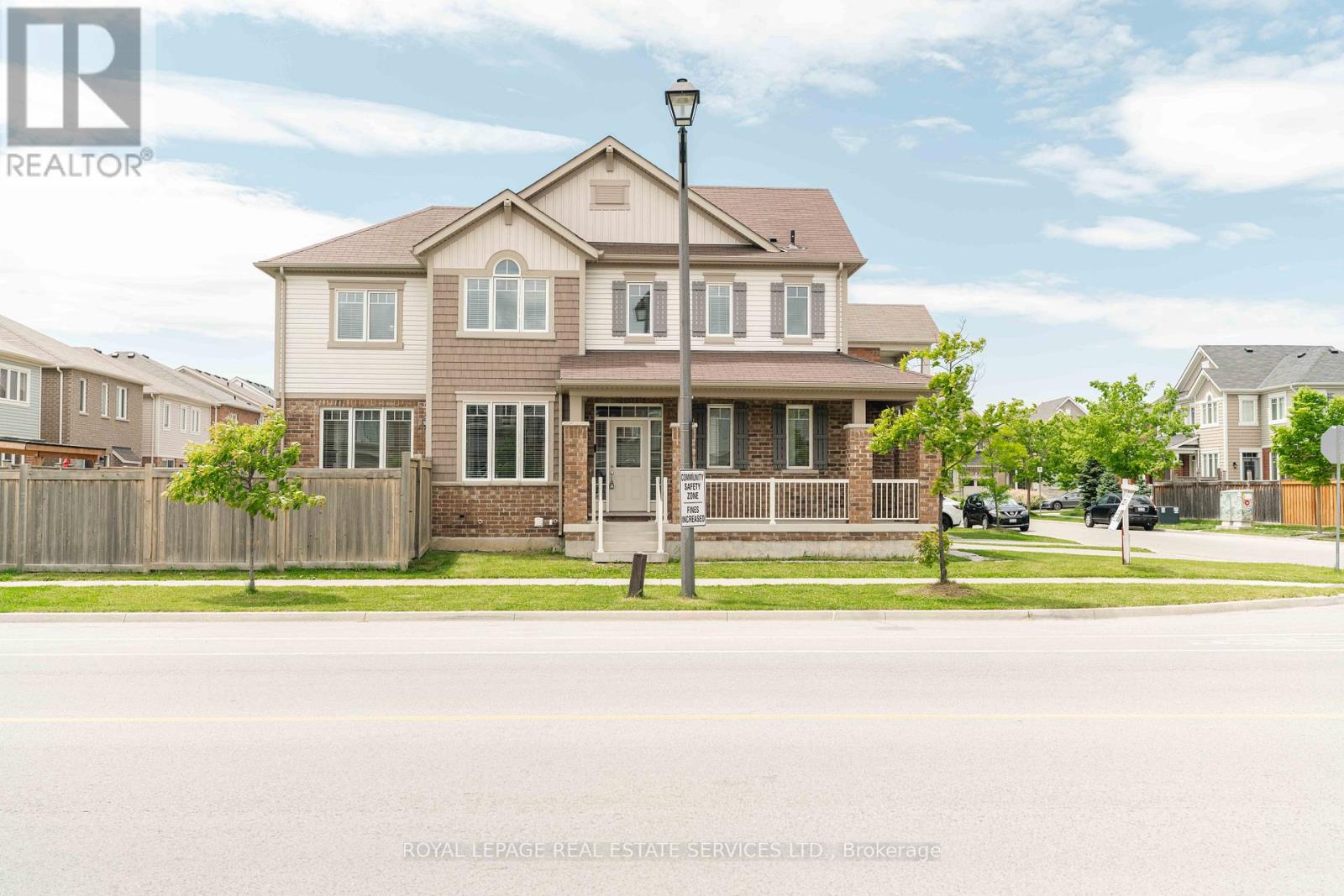 974 Penson Crescent, Milton, Ontario  L9T 8Z7 - Photo 2 - W12203253