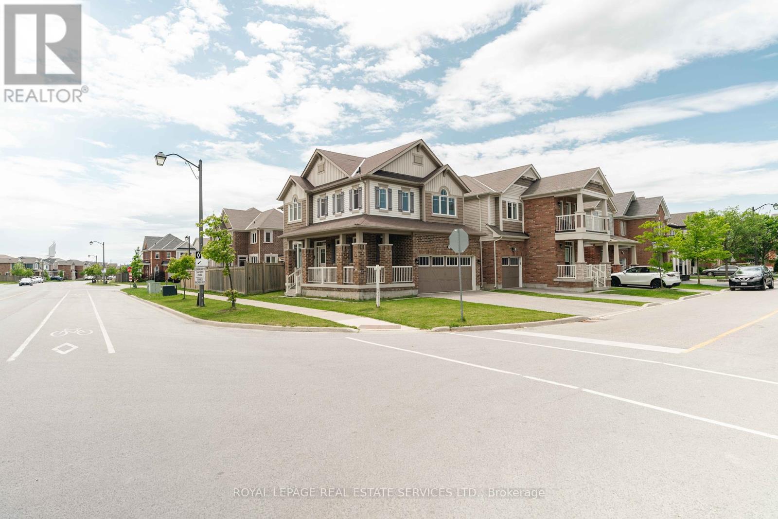 974 Penson Crescent, Milton, Ontario  L9T 8Z7 - Photo 5 - W12203253
