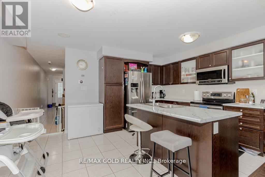 475 Queen Mary Drive, Brampton, Ontario  L7A 0C7 - Photo 11 - W12203256