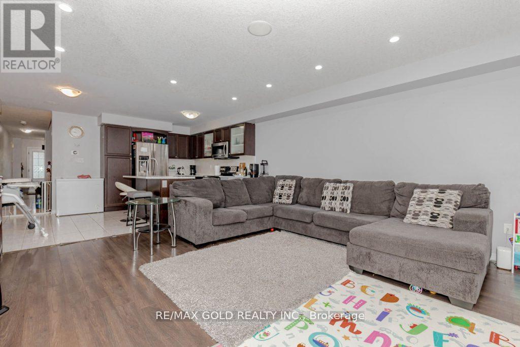 475 Queen Mary Drive, Brampton, Ontario  L7A 0C7 - Photo 16 - W12203256