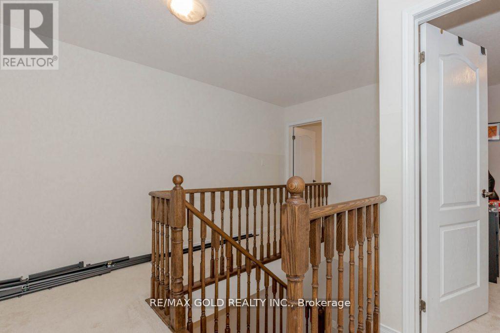 475 Queen Mary Drive, Brampton, Ontario  L7A 0C7 - Photo 21 - W12203256