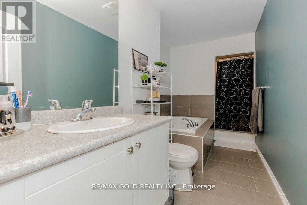 475 Queen Mary Drive, Brampton, Ontario  L7A 0C7 - Photo 26 - W12203256